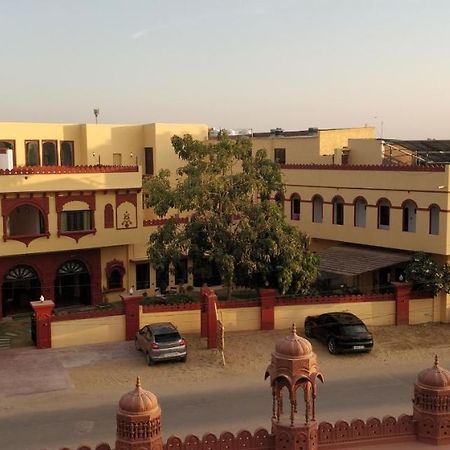 Sankhu Niwas Hotel Биканер Екстериор снимка