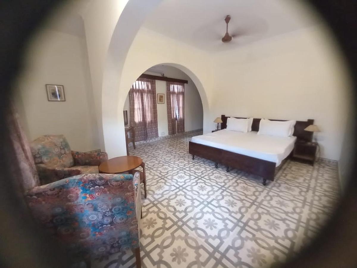 Sankhu Niwas Hotel Биканер Екстериор снимка