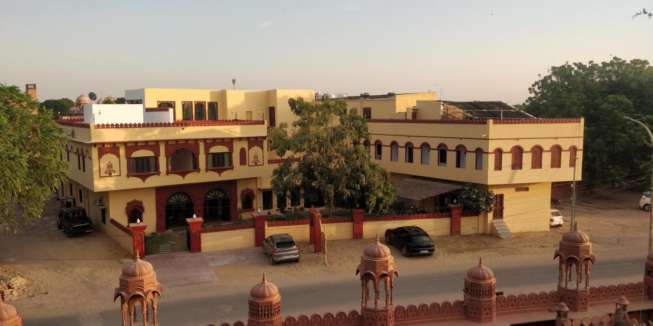 Sankhu Niwas Hotel Биканер Екстериор снимка