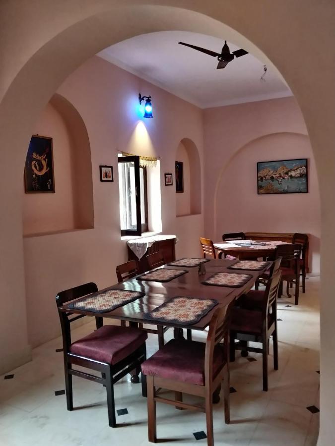 Sankhu Niwas Hotel Биканер Екстериор снимка